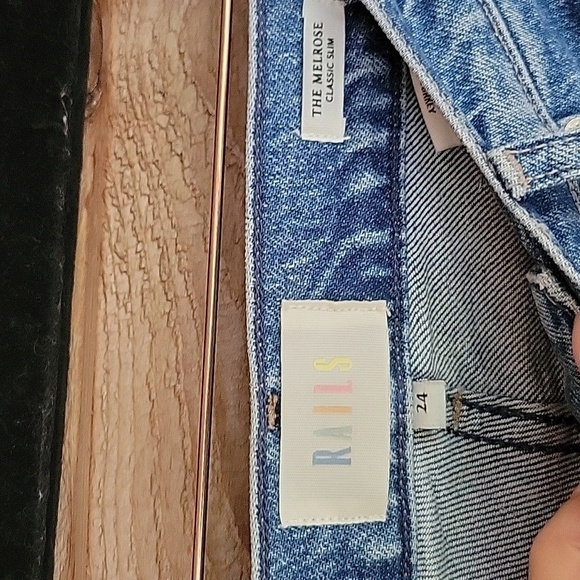 Rails Size 24 Melrose Slim Jeans in Arctic Distress NWT - Picture 5 of 9